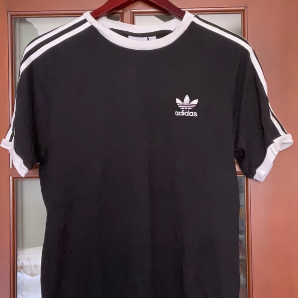 Classic black Adidas t-shirt